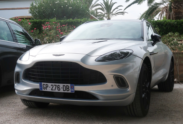 Aston Martin Dbx