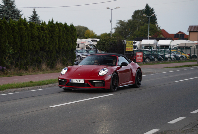 Porsche 992 Carrera 4 GTS Cabriolet