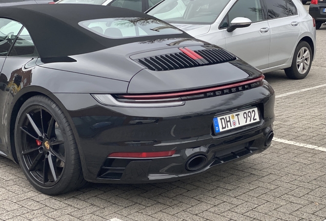 Porsche 992 Carrera 4S Cabriolet