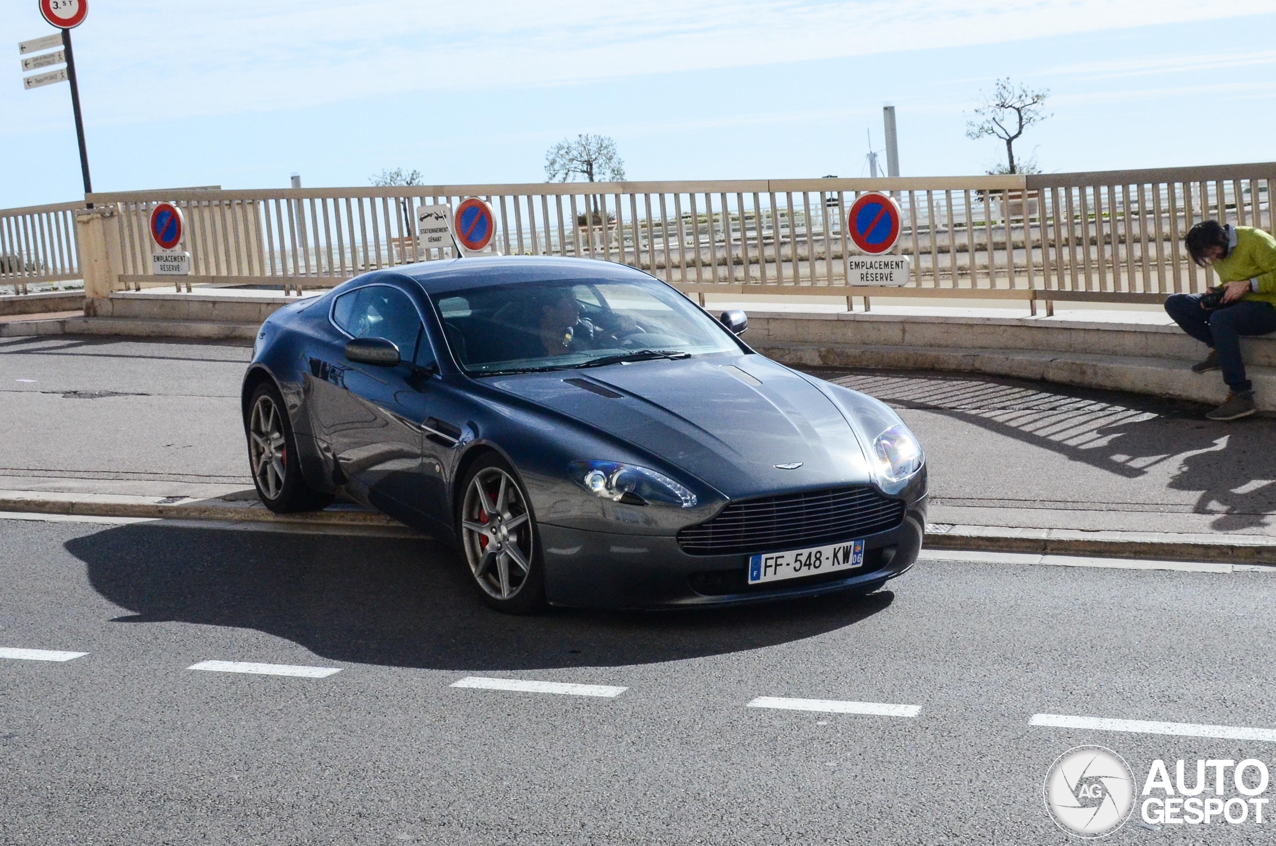 Aston Martin V8 Vantage 2012