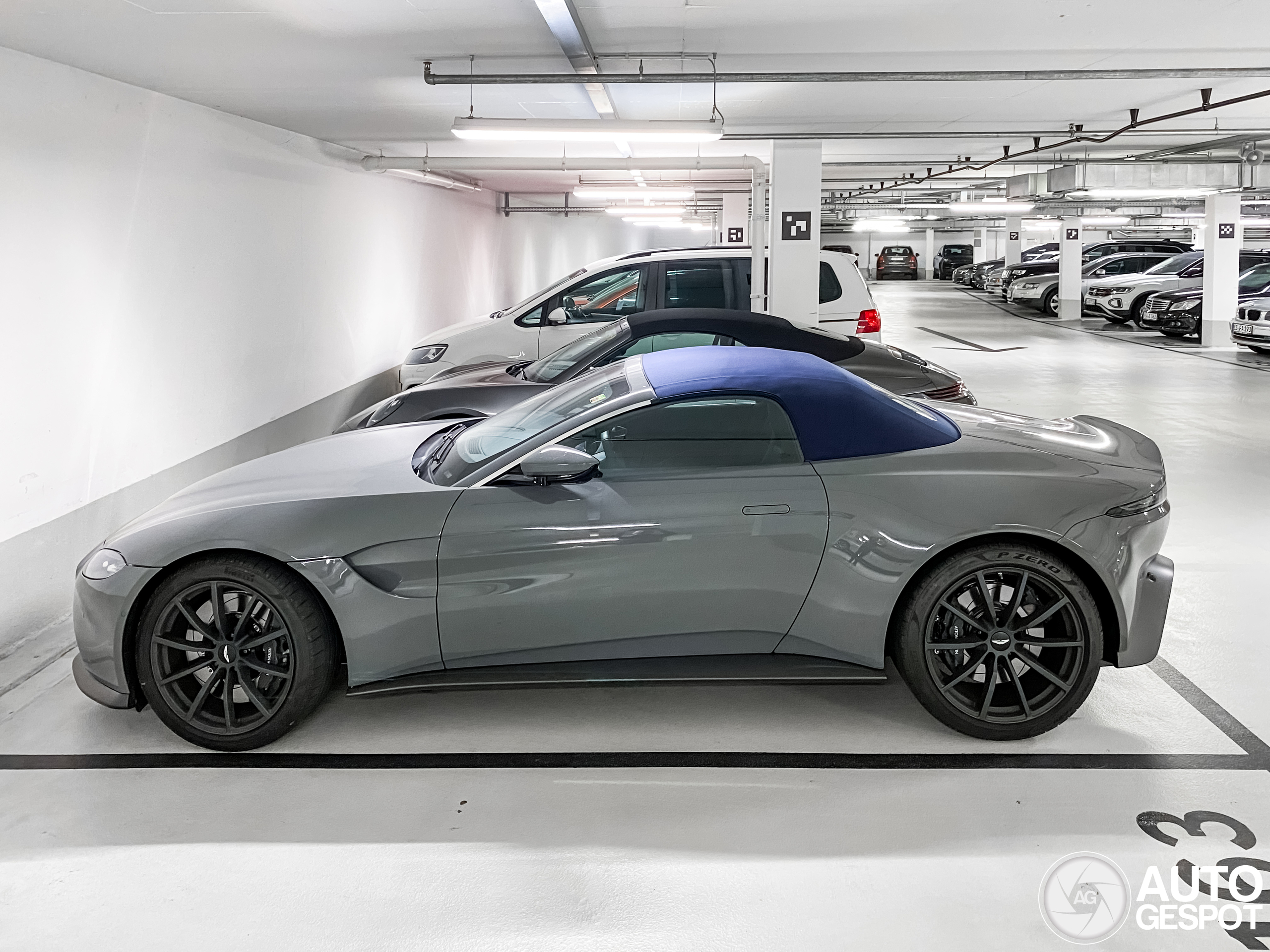 Aston Martin V8 Vantage Roadster 2020