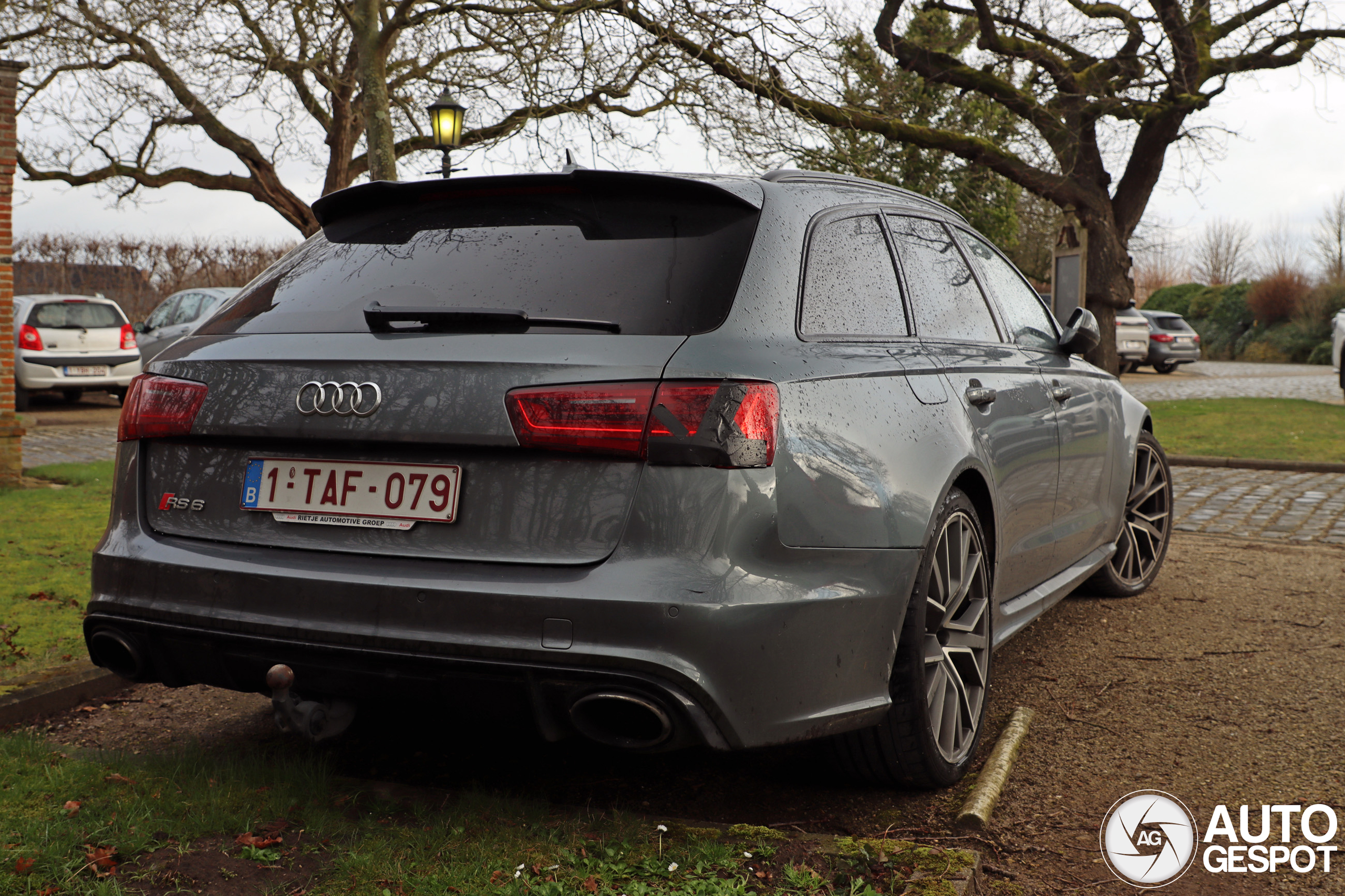 Audi RS6 Avant C7 2015