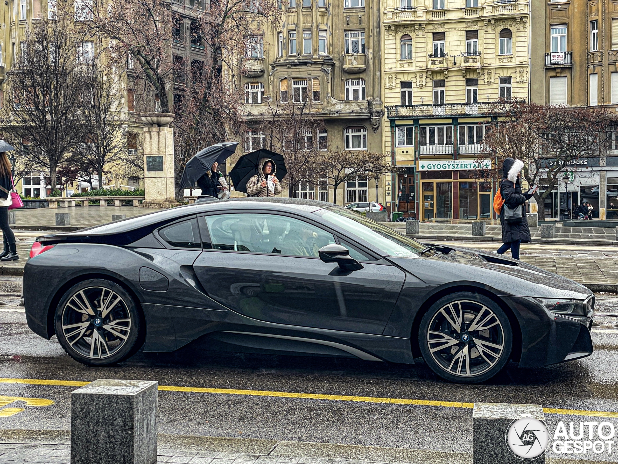 BMW i8