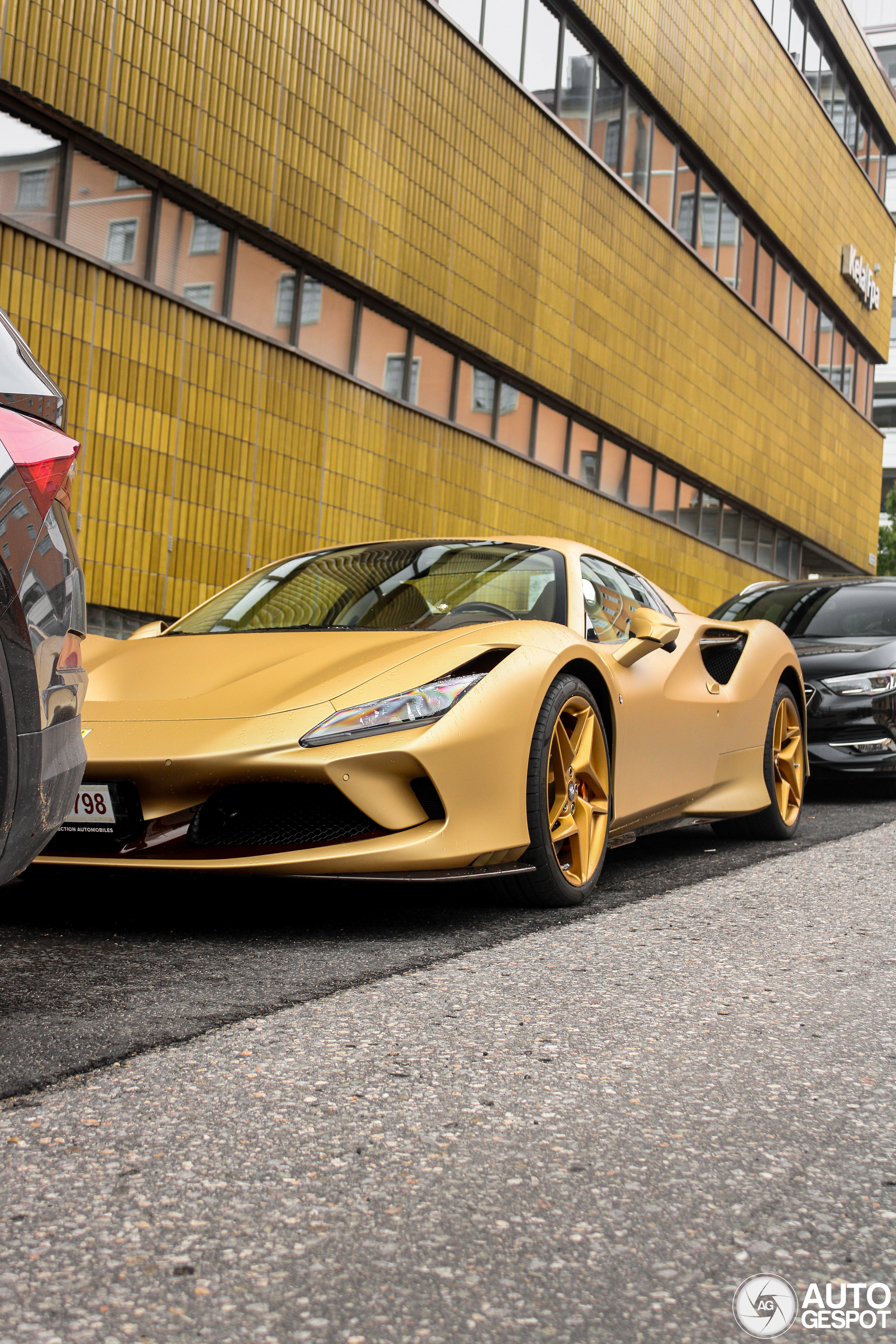 Deze Ferrari F8 Spider is niet per se chique te noemen