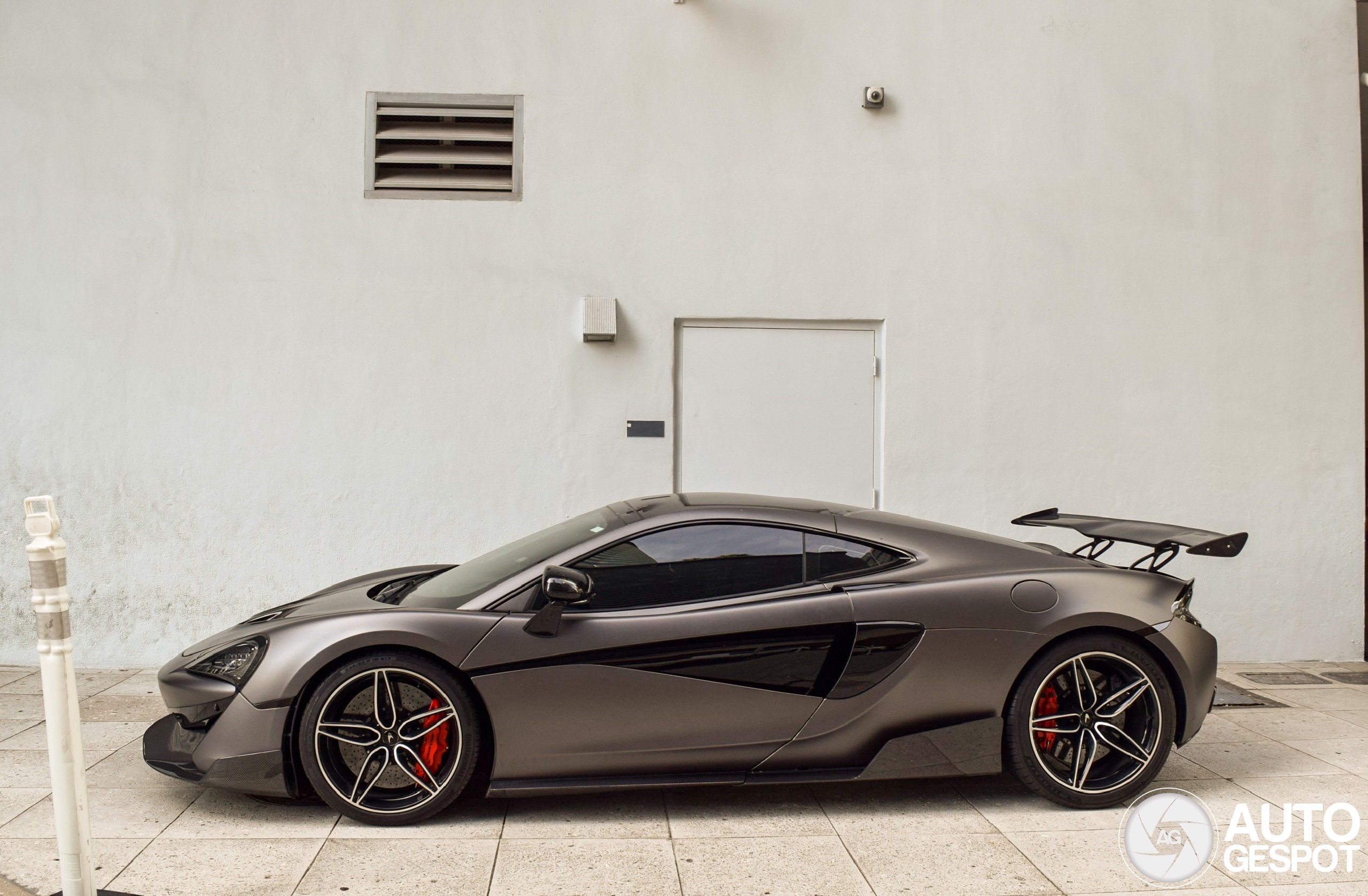 McLaren 570GT