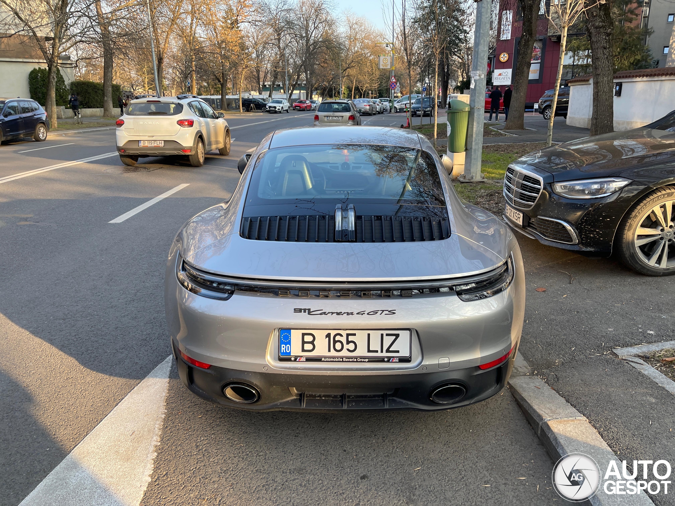 Porsche 992 Carrera 4 GTS