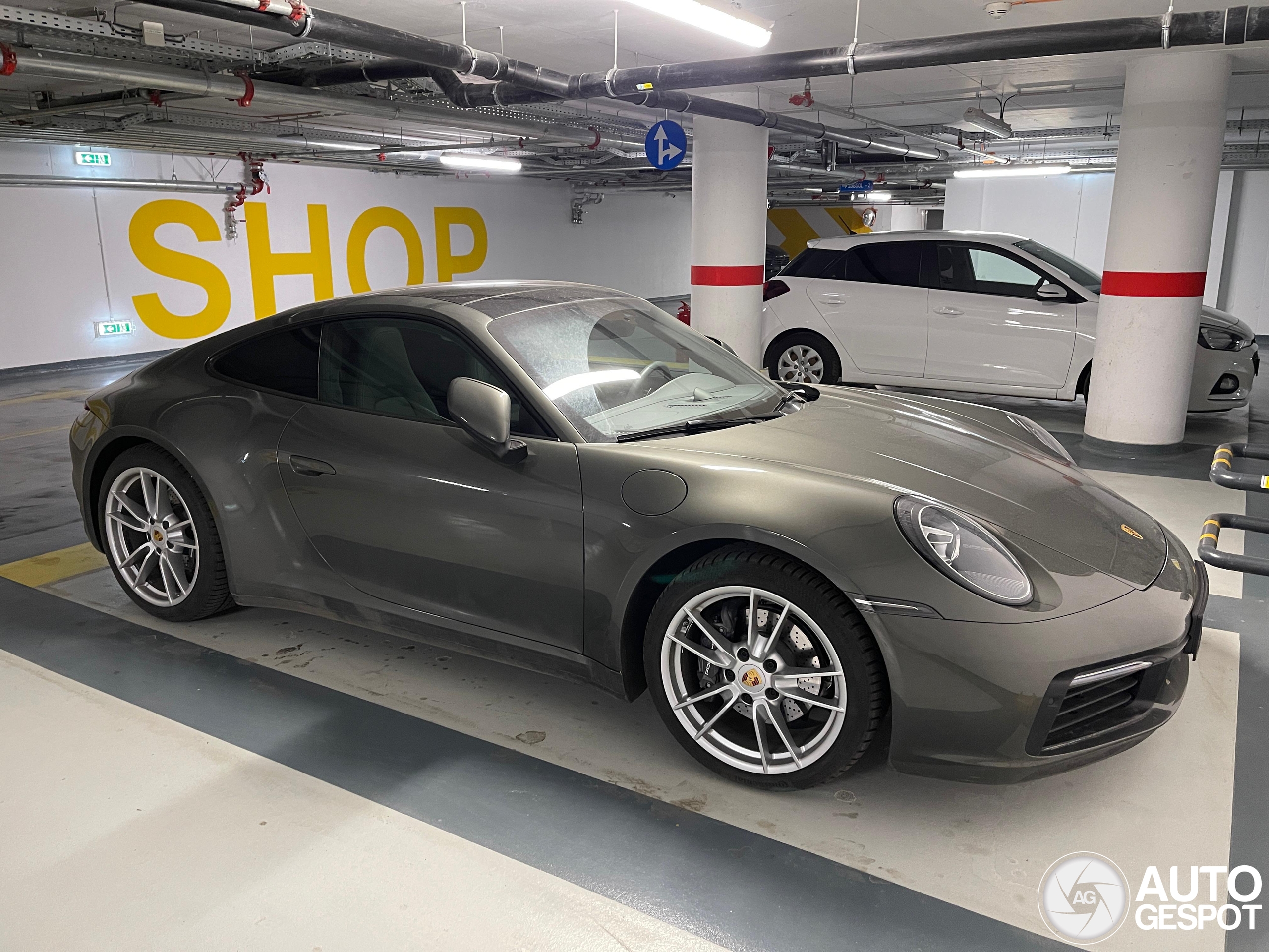 Porsche 992 Carrera 4S