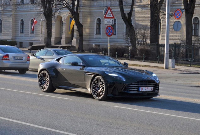 Aston Martin DB12