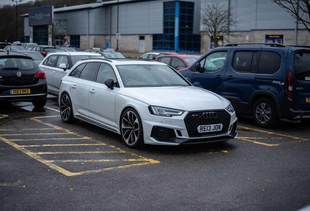 Audi RS4 Avant B9