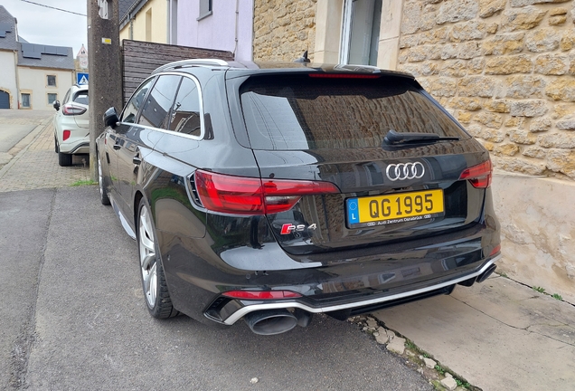 Audi RS4 Avant B9