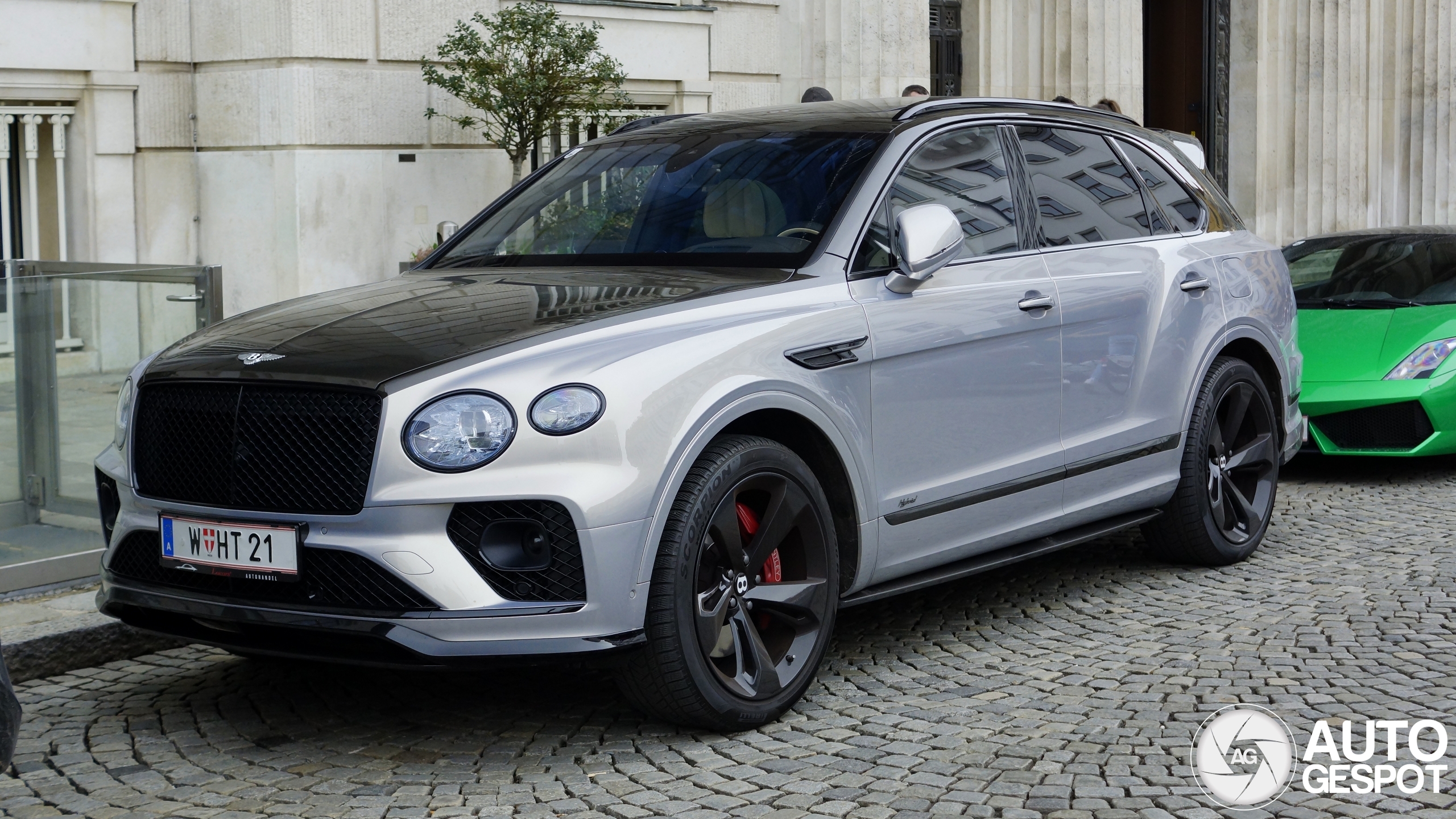 Bentley Bentayga Hybrid 2021