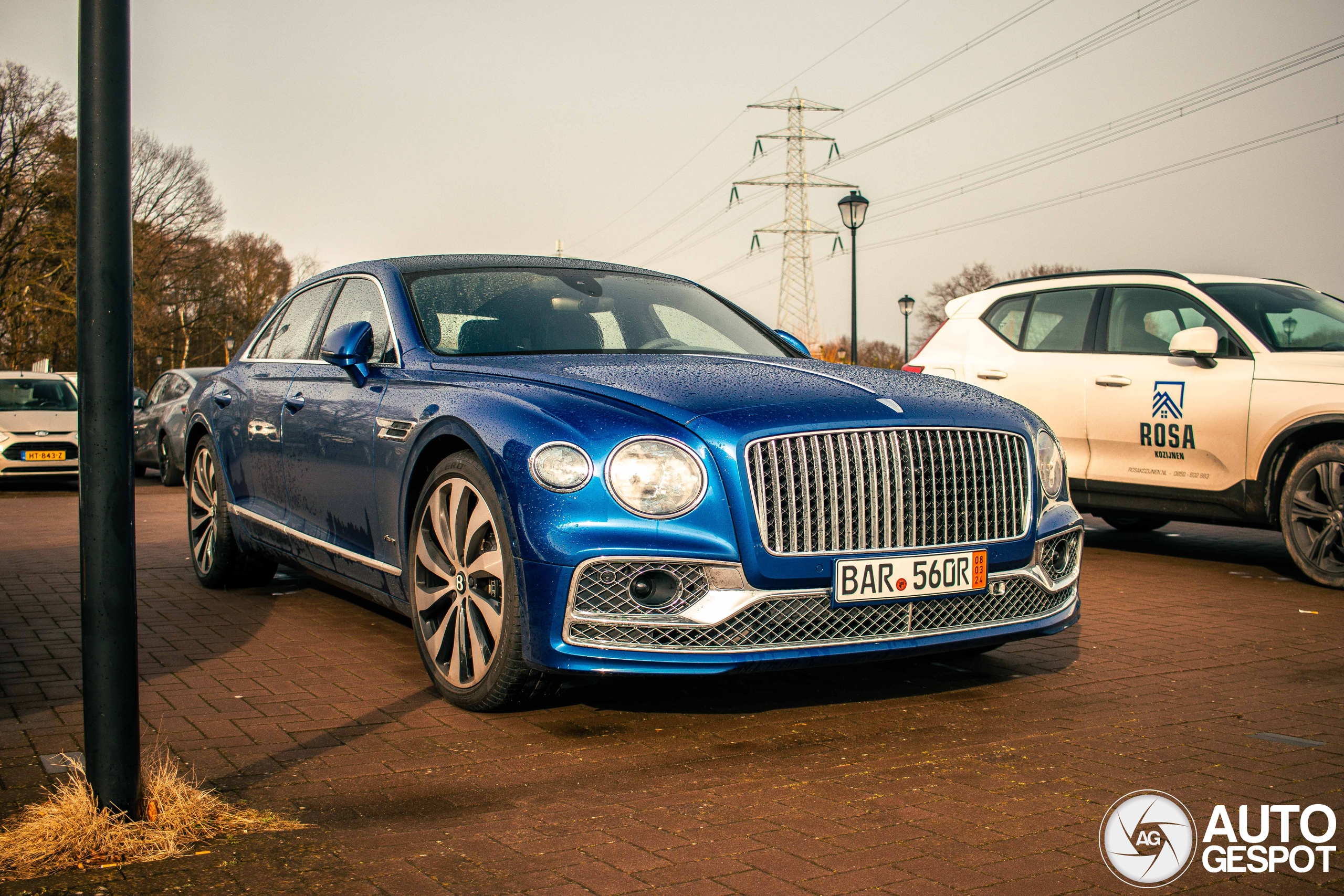 Bentley Flying Spur Hybrid Azure