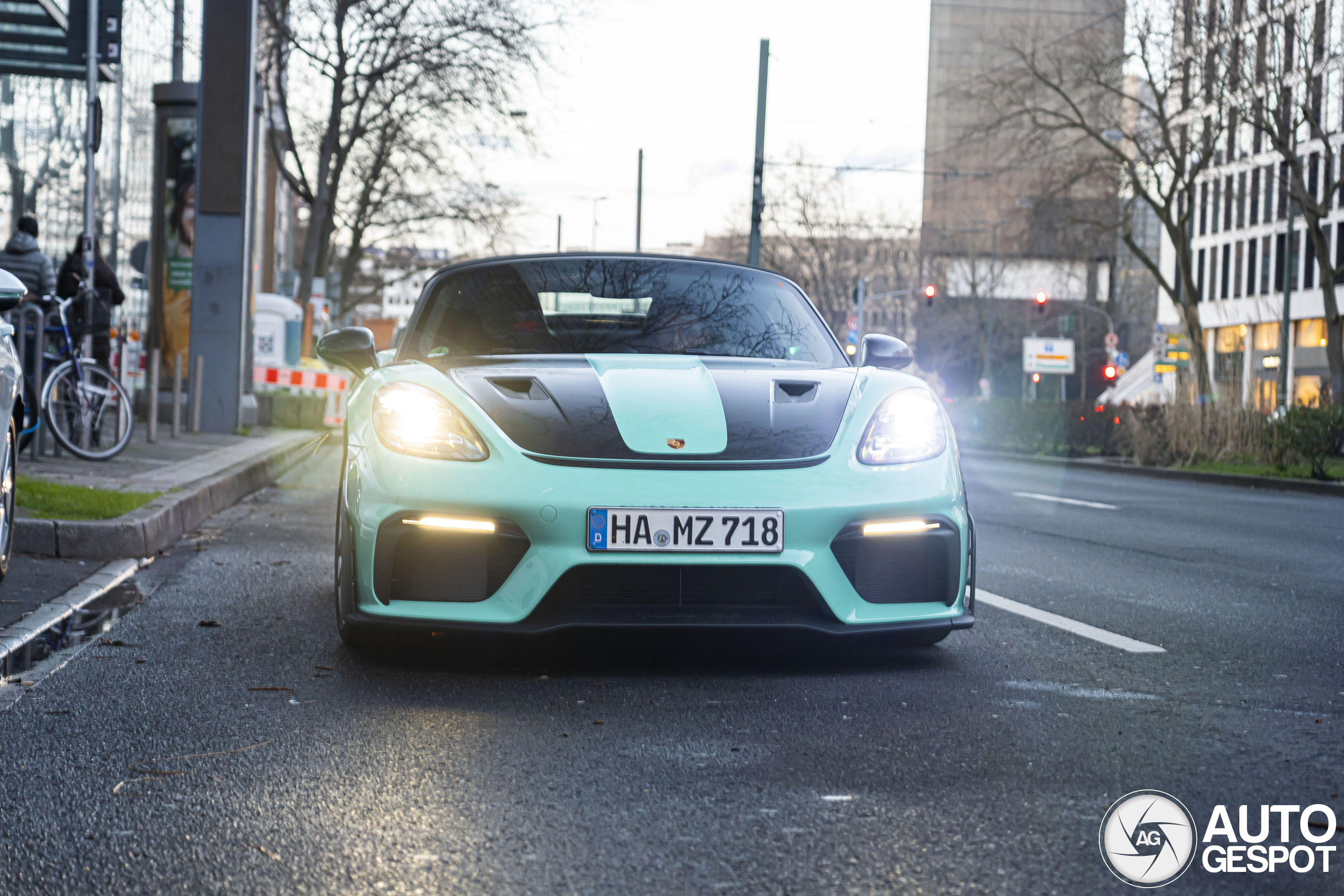 Porsche 718 Spyder RS Weissach Package