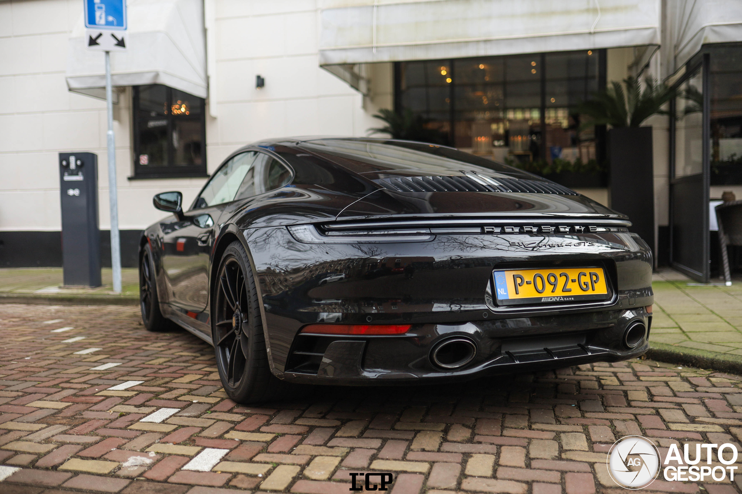 Porsche 992 Carrera 4 GTS