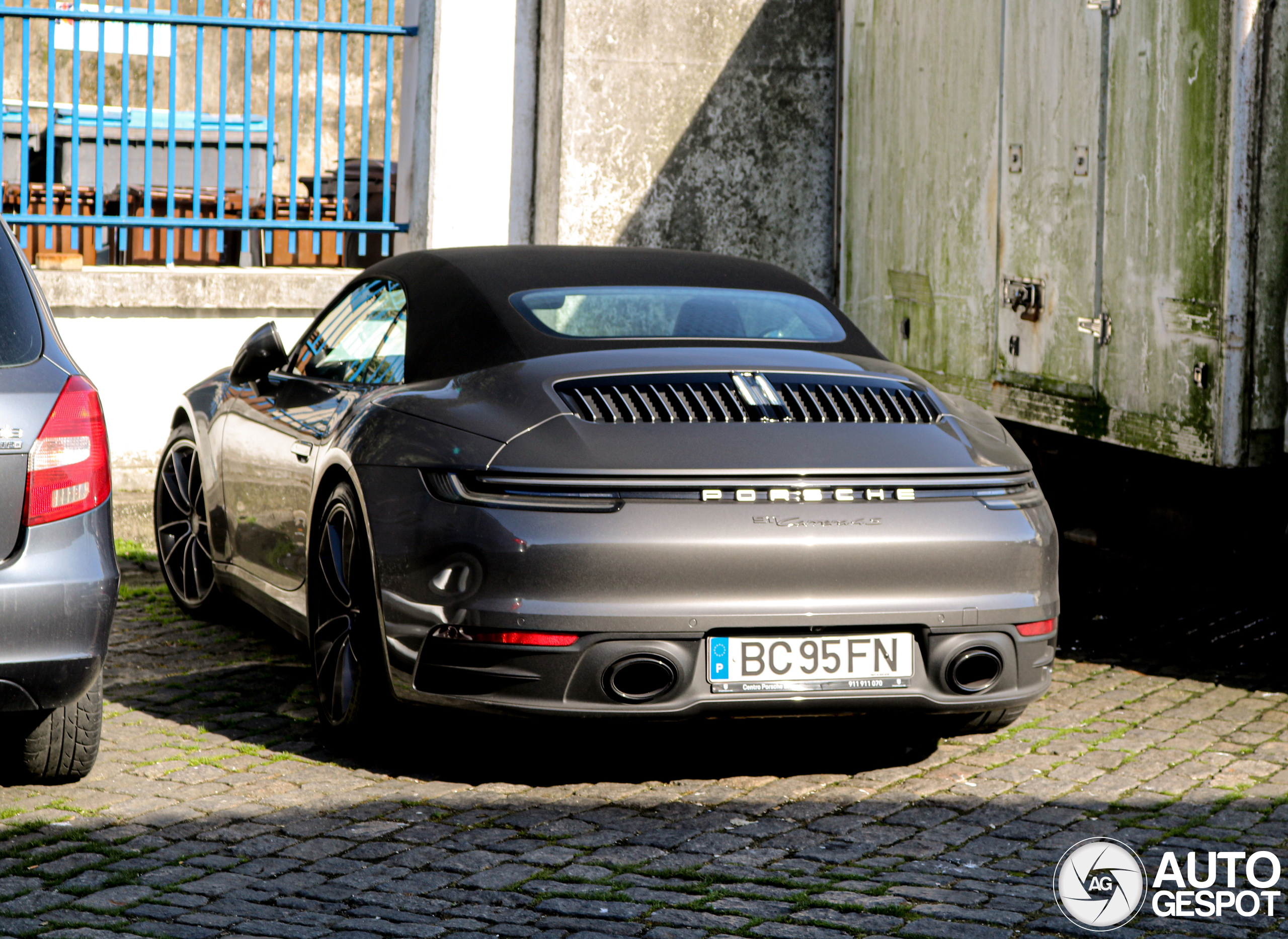 Porsche 992 Carrera 4S Cabriolet