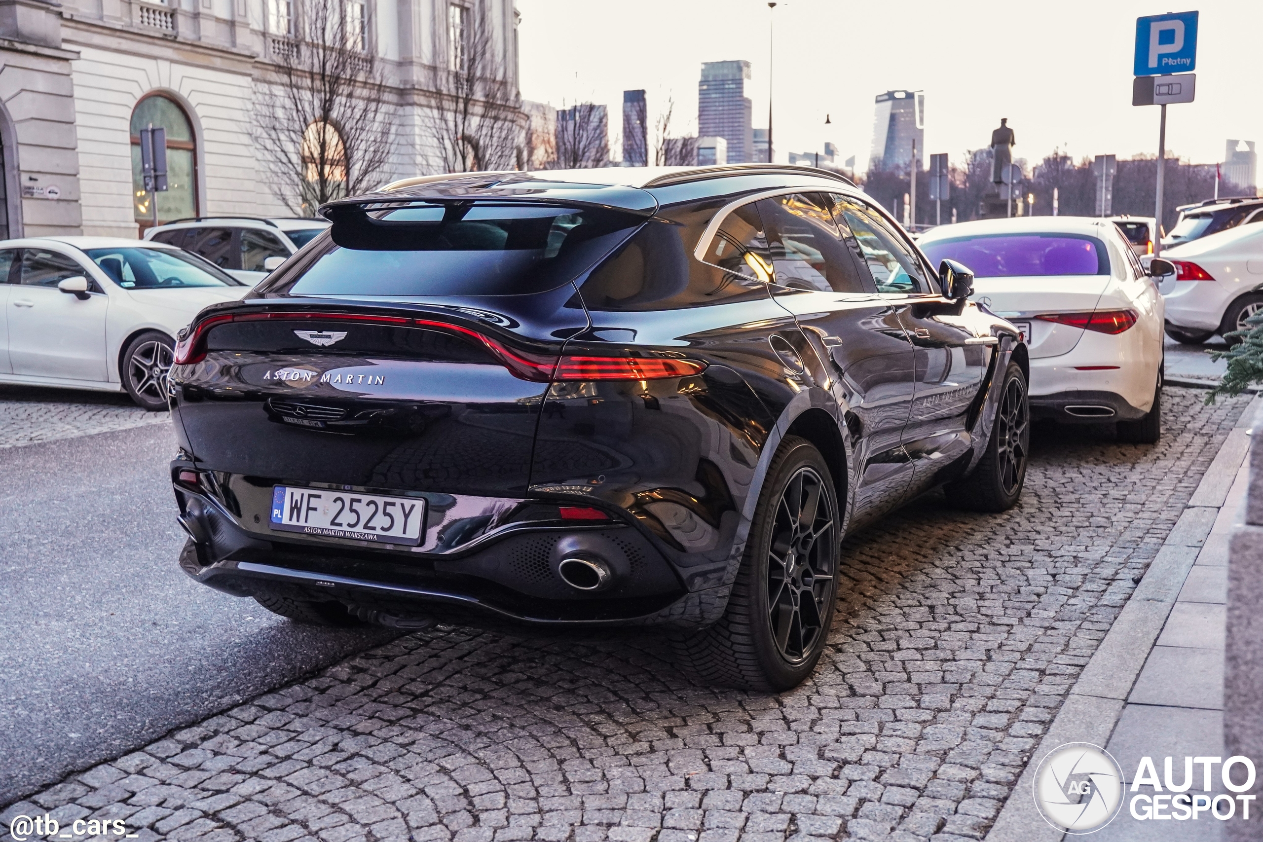 Aston Martin DBX