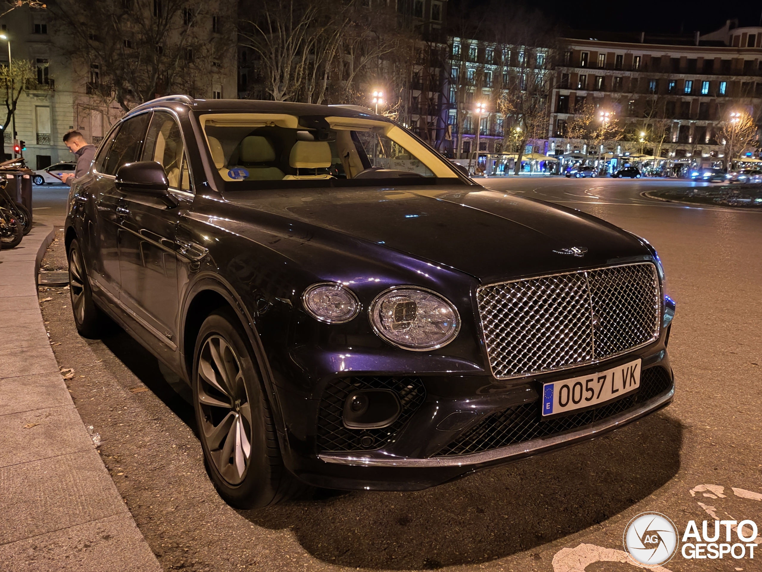 Bentley Bentayga Hybrid 2021