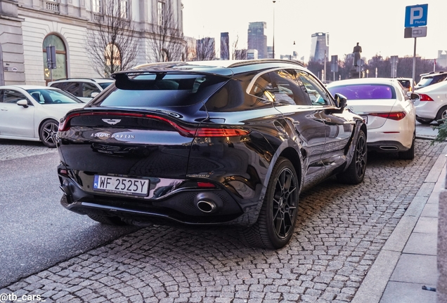 Aston Martin DBX