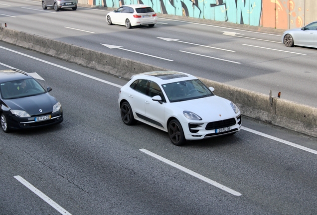 Porsche 95B Macan GTS