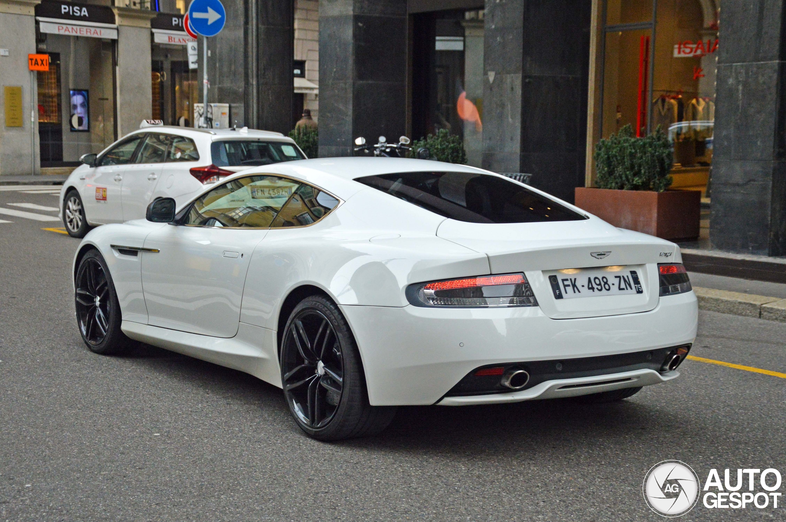 Aston Martin Virage 2011