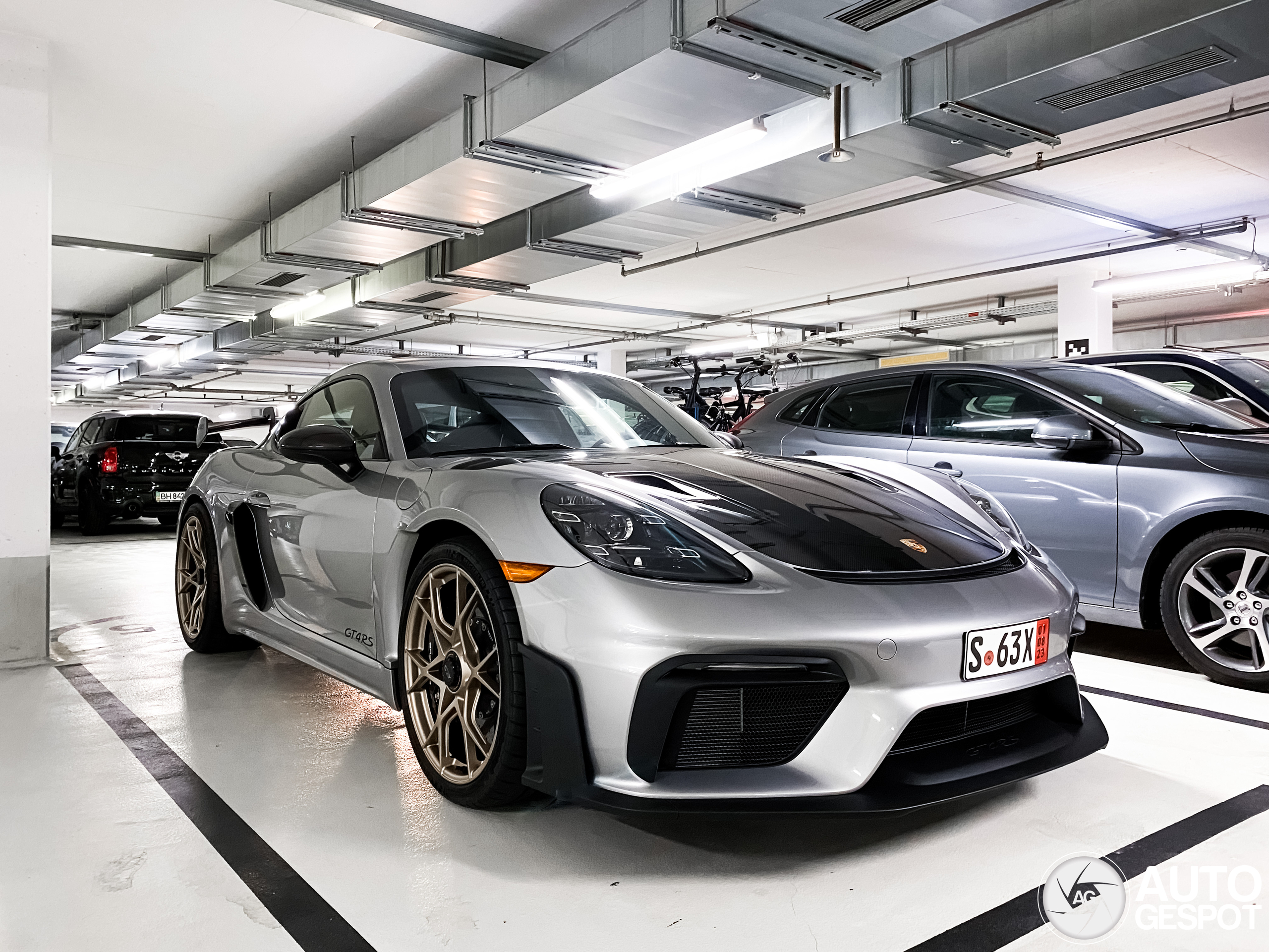 Porsche 718 Cayman GT4 RS Weissach Package