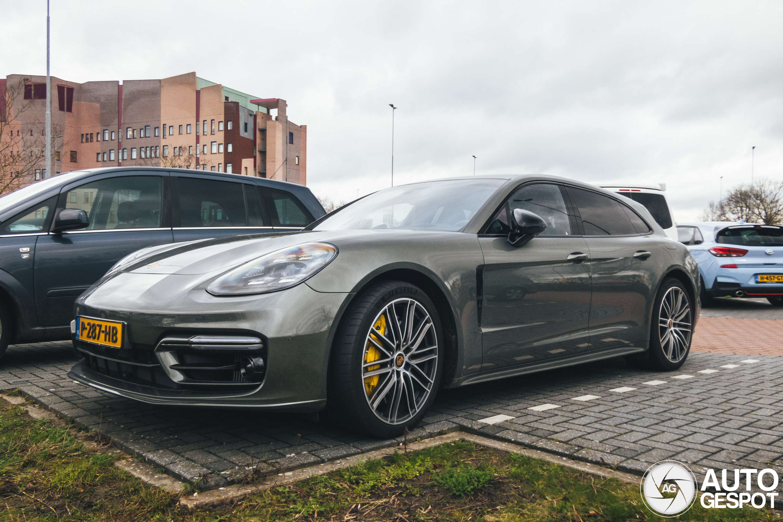 Porsche 971 Panamera Turbo S E-Hybrid Sport Turismo MkII