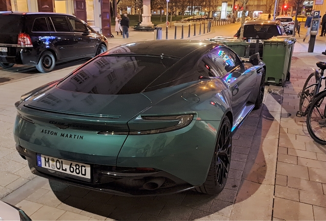 Aston Martin DB12