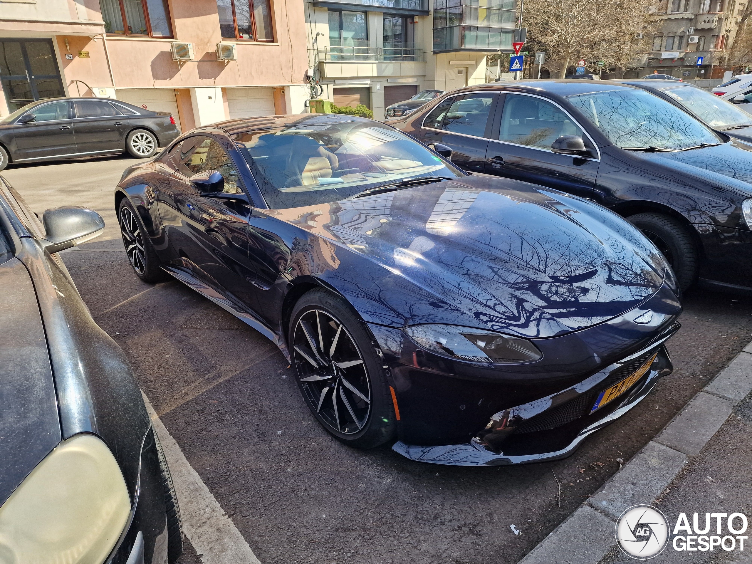 Aston Martin V8 Vantage 2018