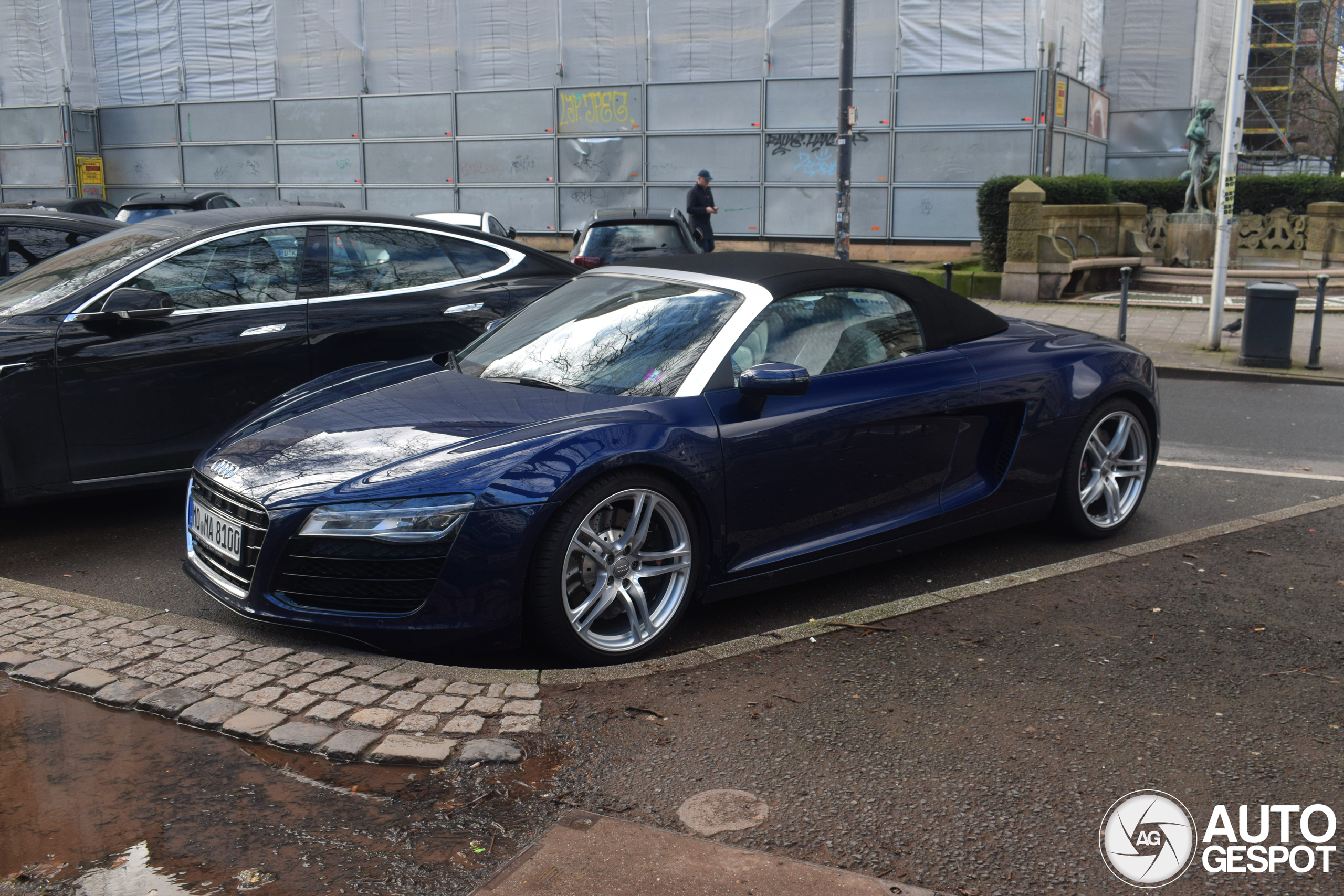 Audi R8 V8 Spyder 2013