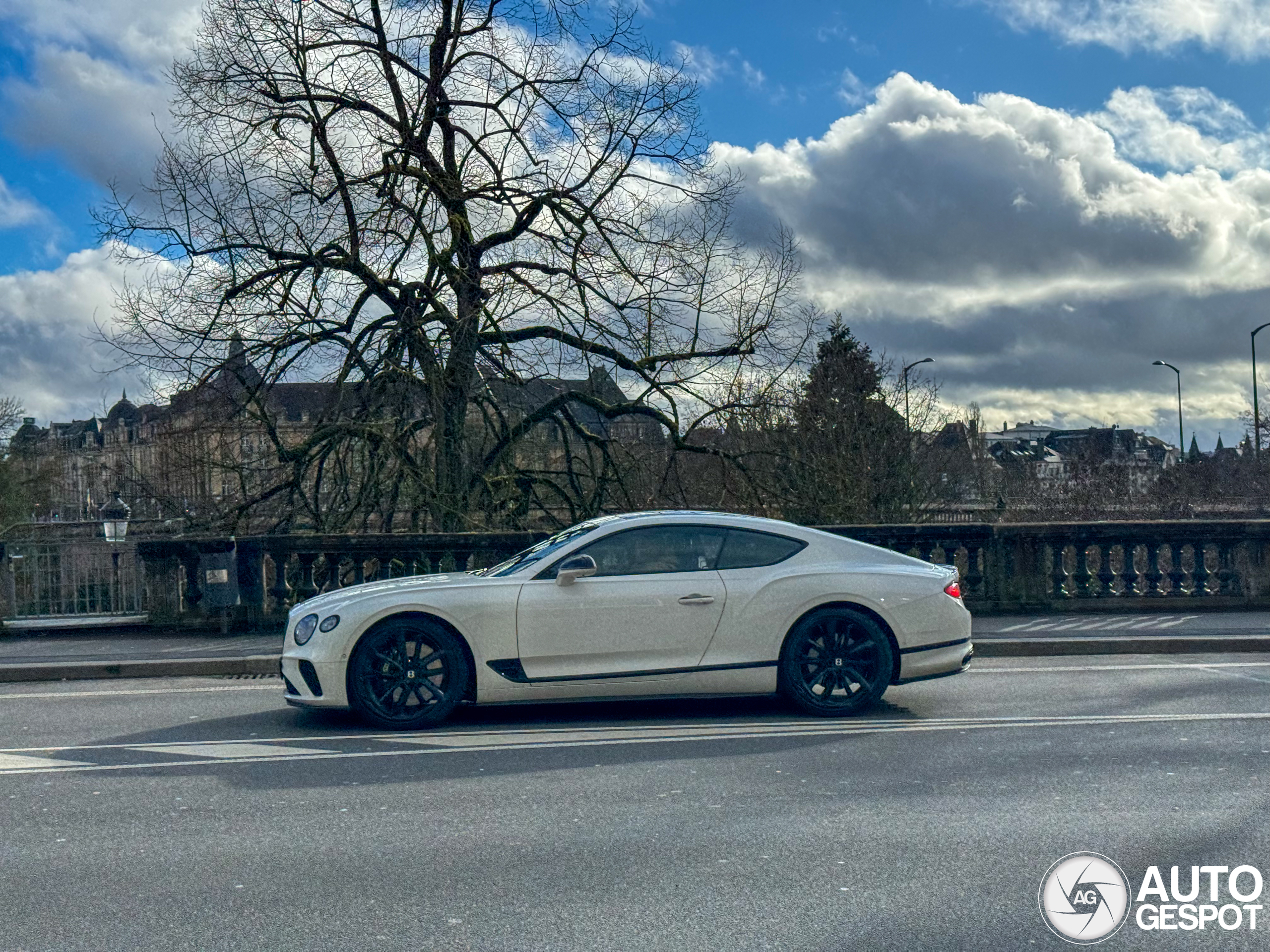 Bentley Continental GT V8