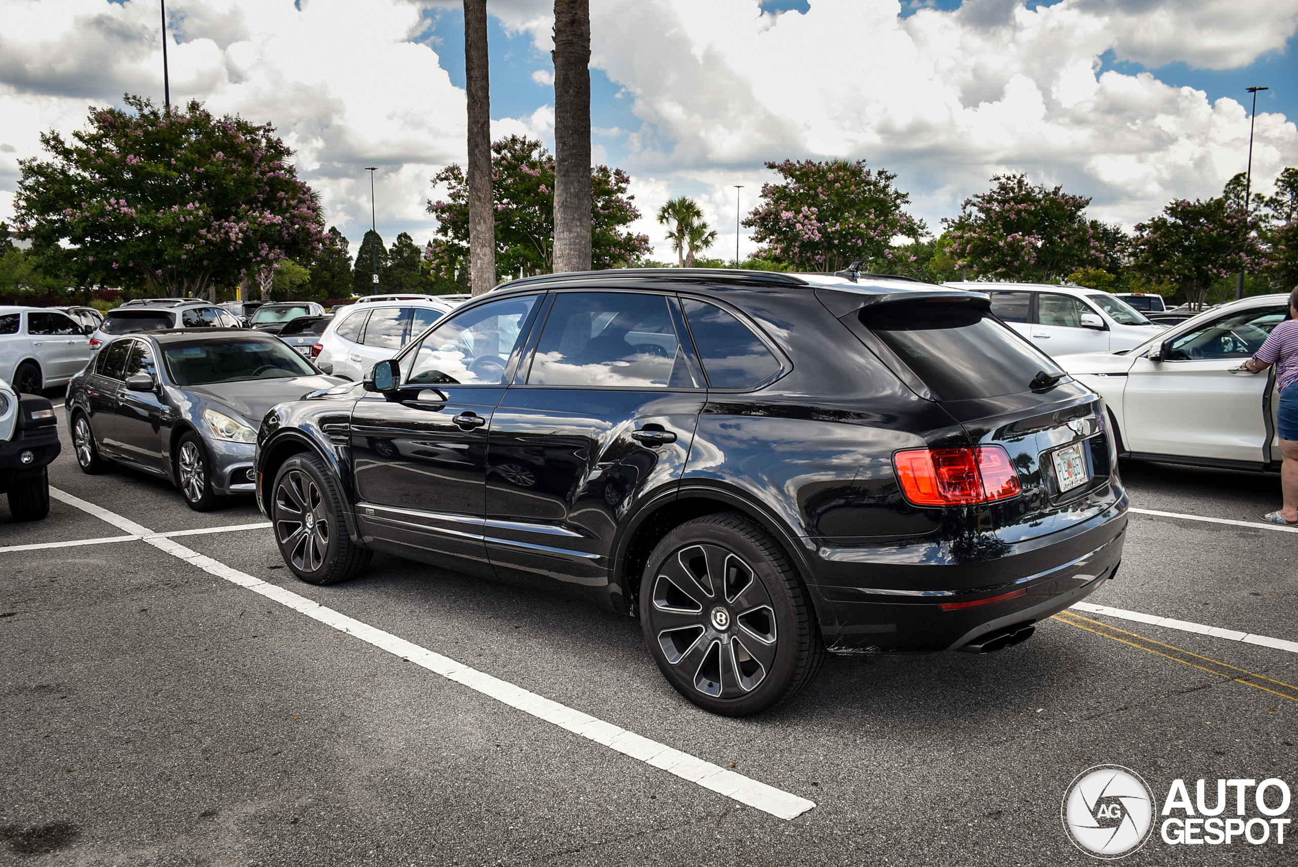 Bentley Bentayga V8 Design Series