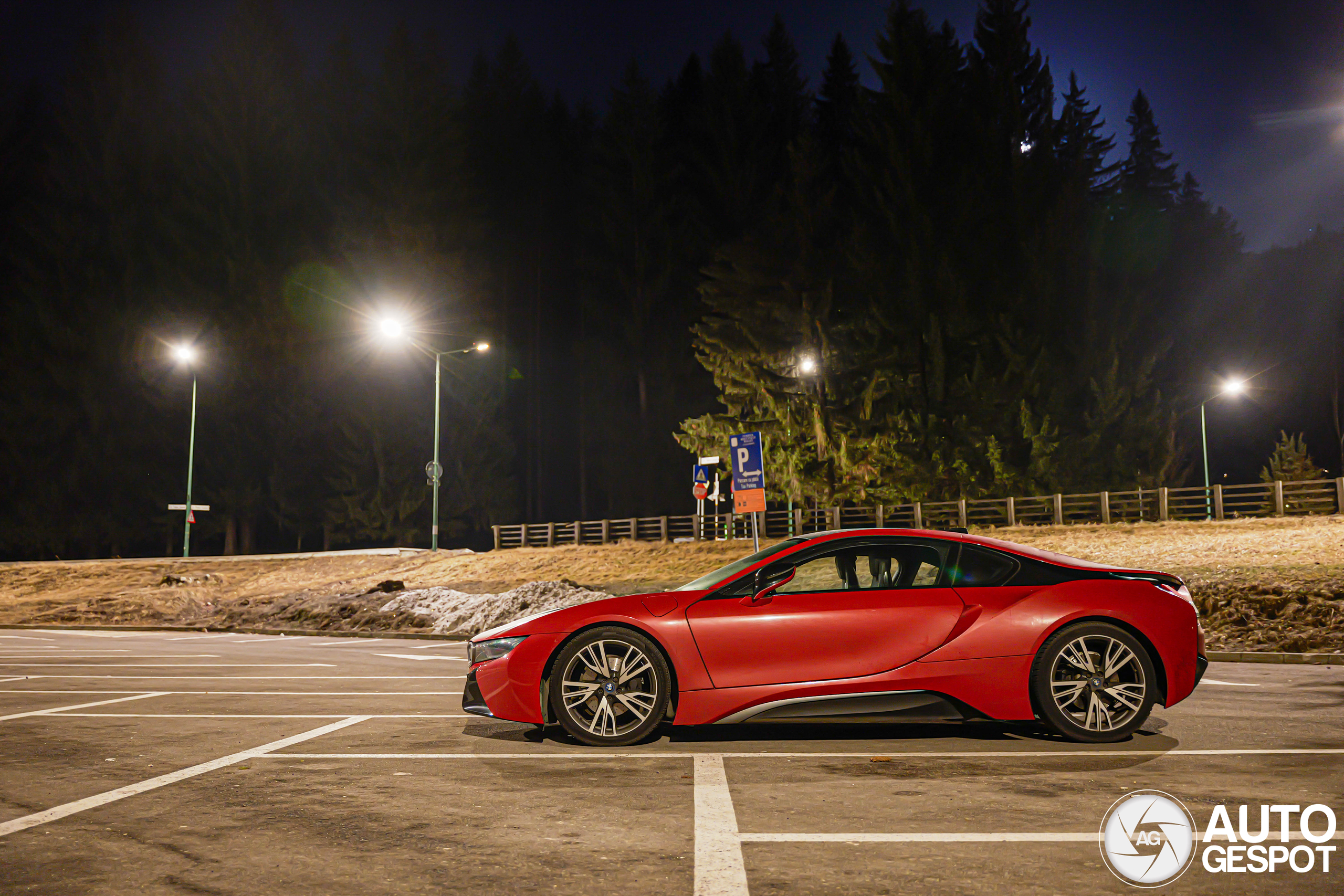 BMW i8 Protonic Red Edition