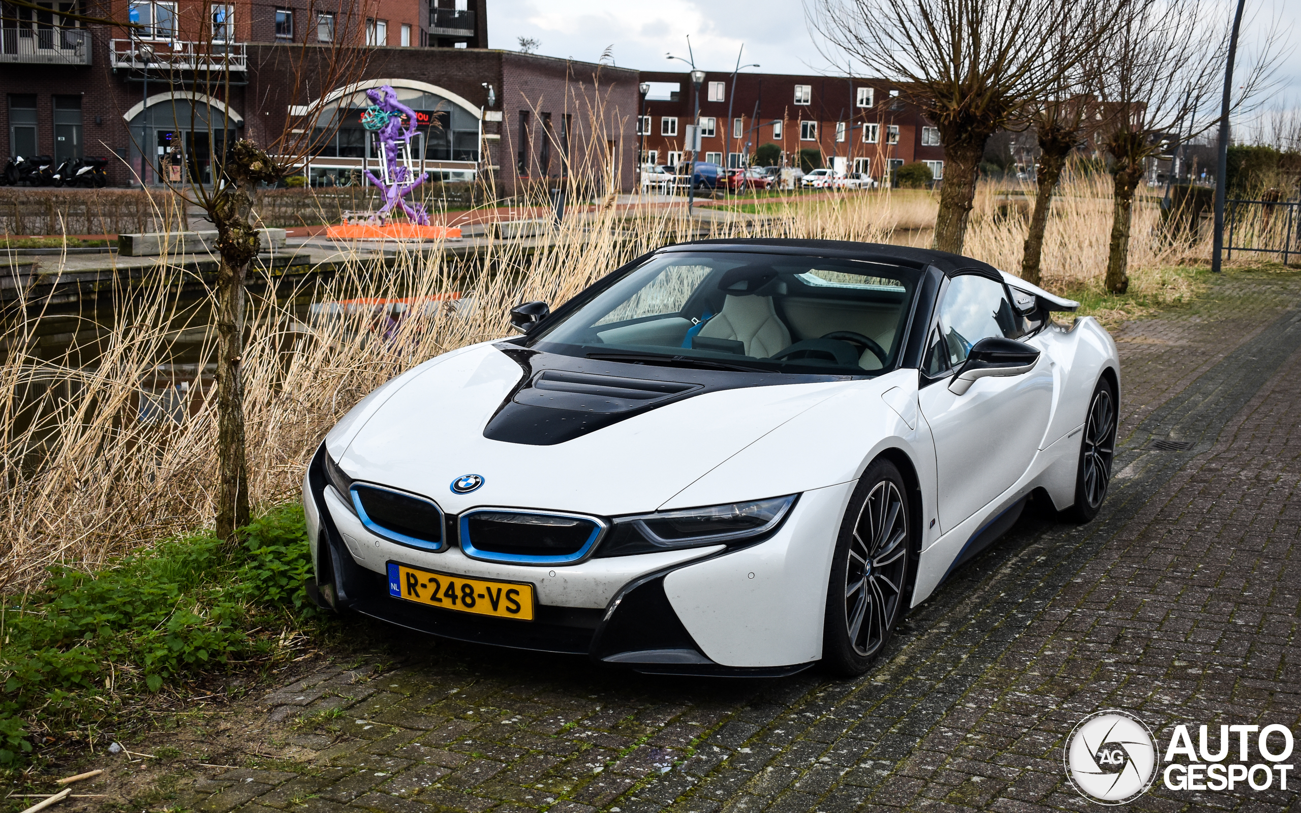 BMW i8 Roadster