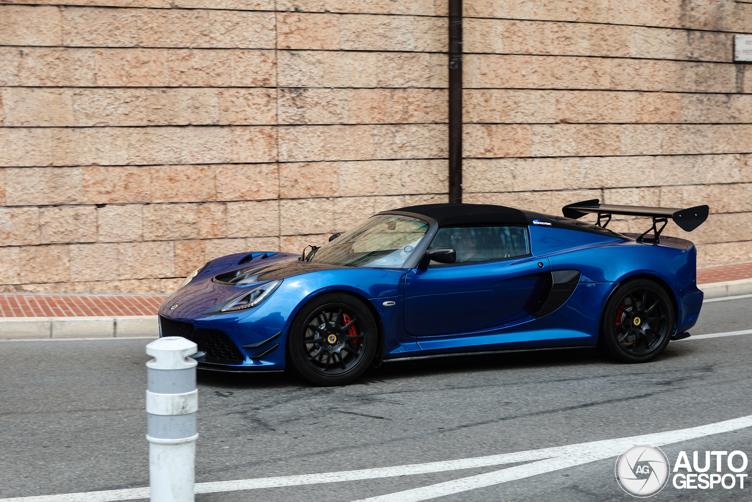 レアデック　lotus VIN: SCCLEKMX9RHA45066 | New 2024 Lotus Emira First Edition For