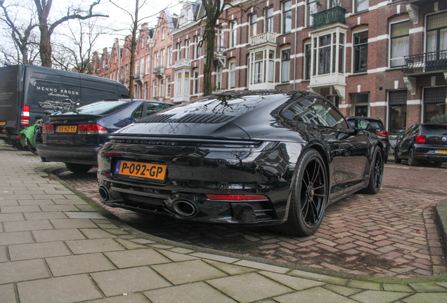 Porsche 992 Carrera 4 GTS