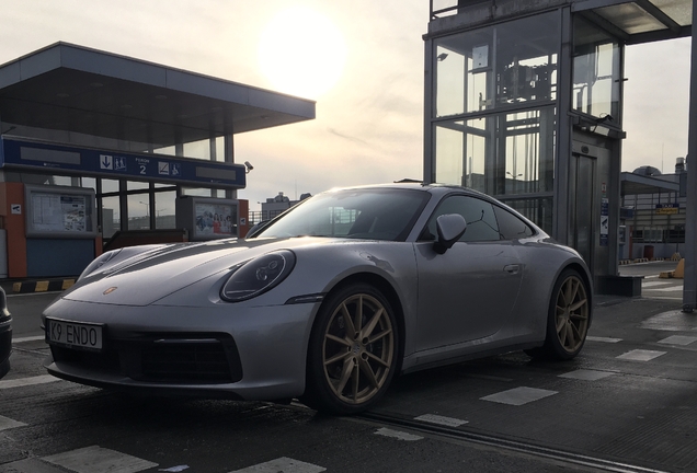 Porsche 992 Carrera 4S