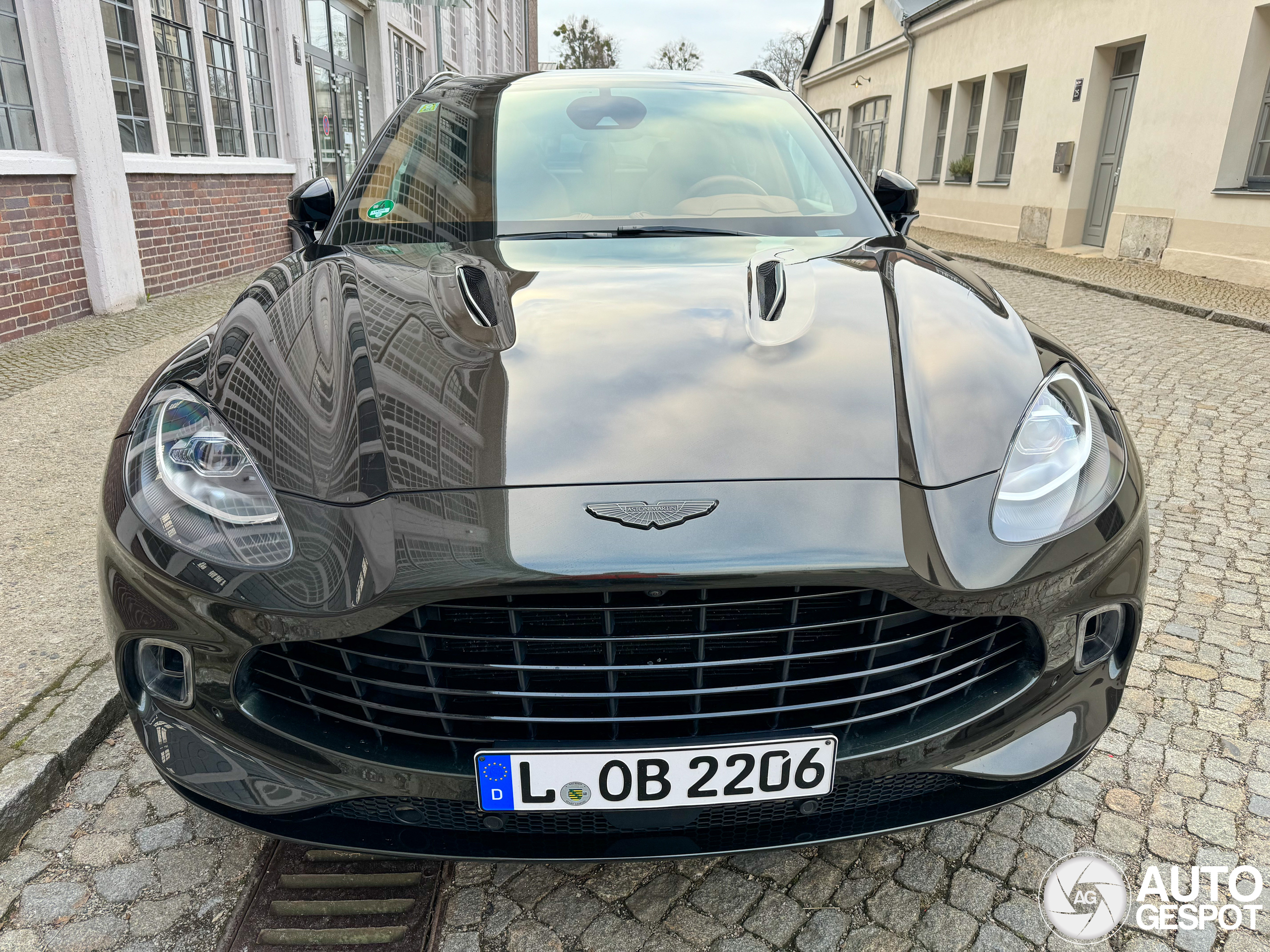 Aston Martin DBX