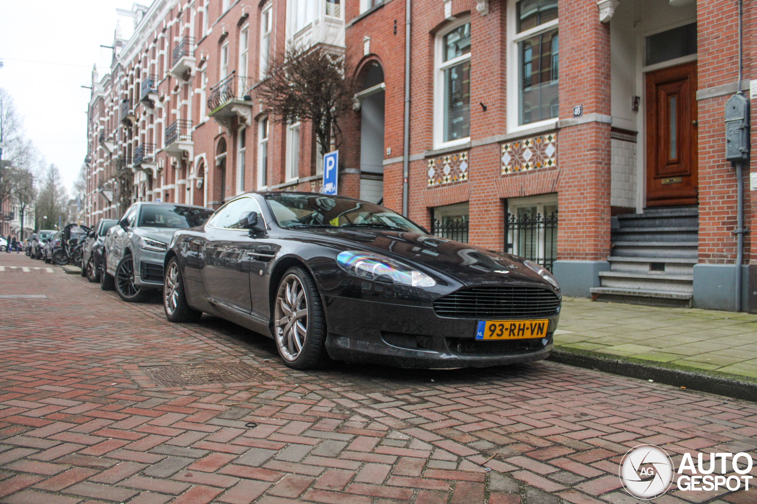 Aston Martin DB9