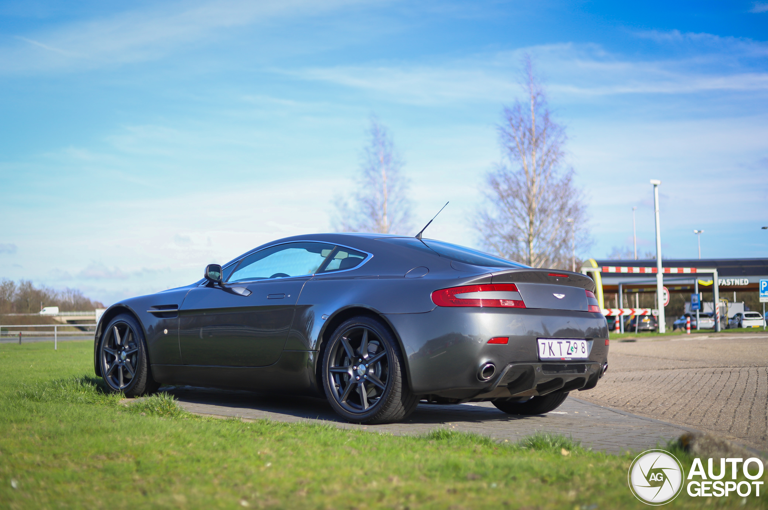 Aston Martin V8 Vantage