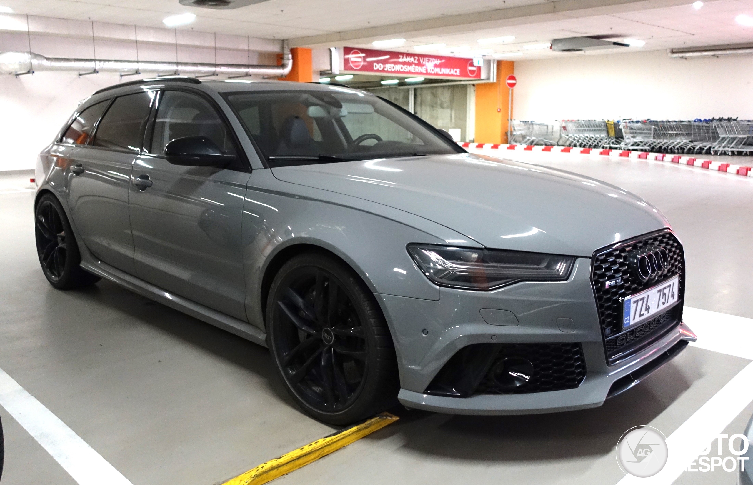 Audi RS6 Avant C7 2015