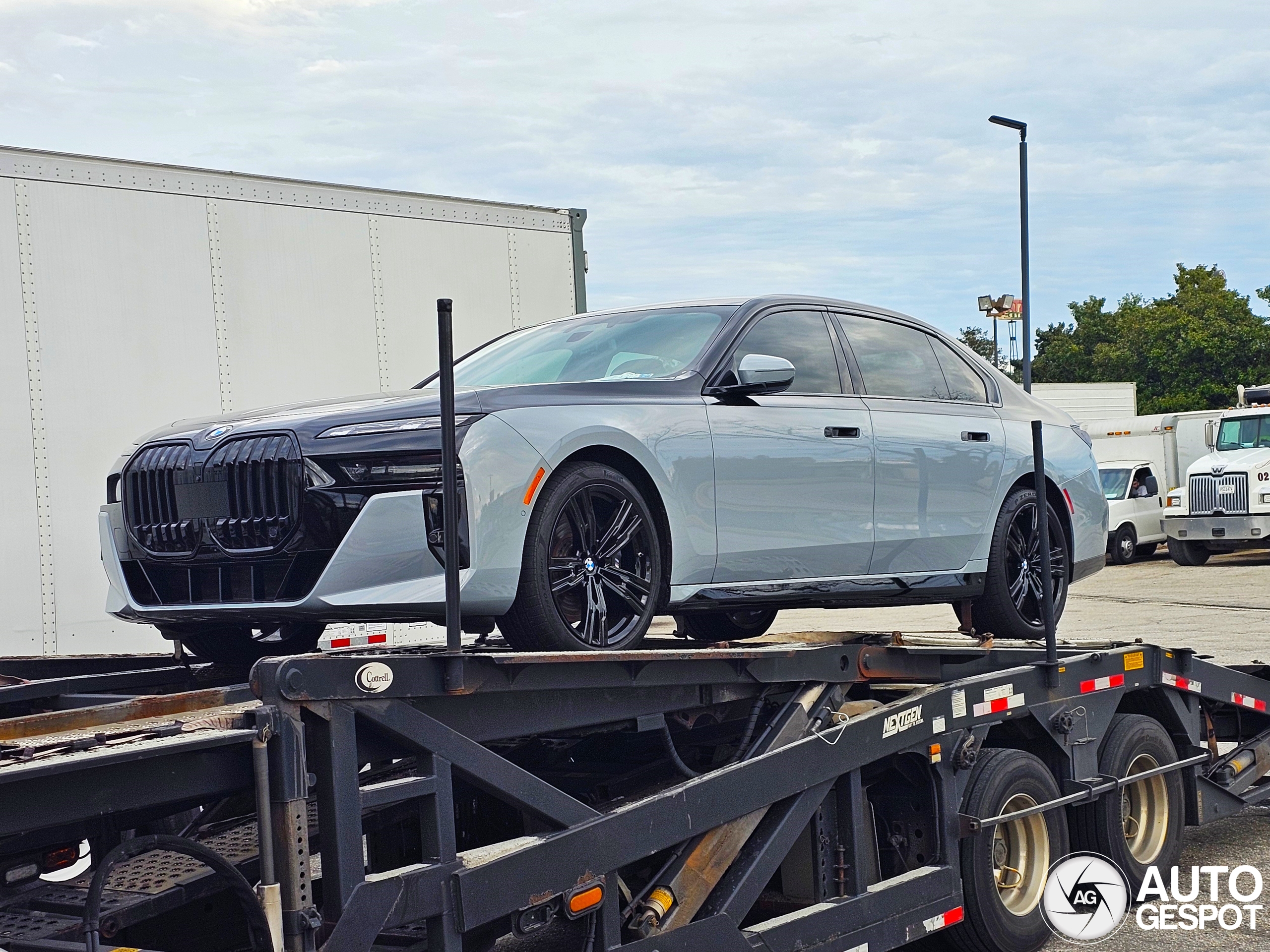 BMW M760e xDrive