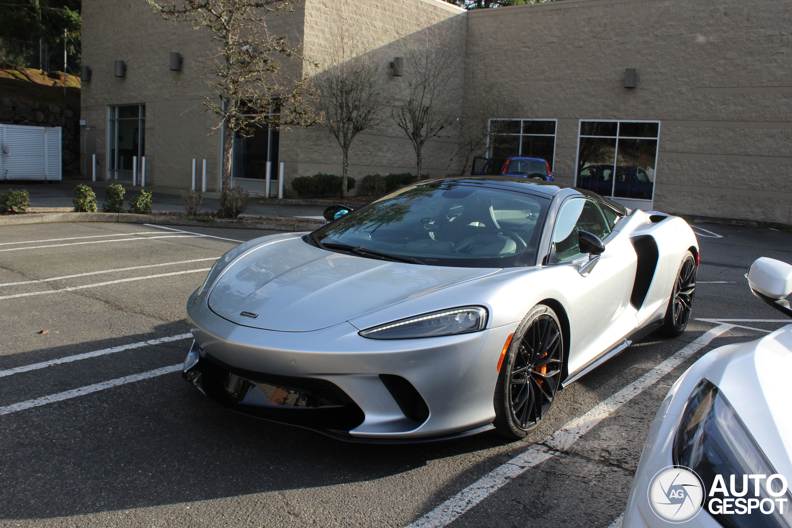 McLaren GT