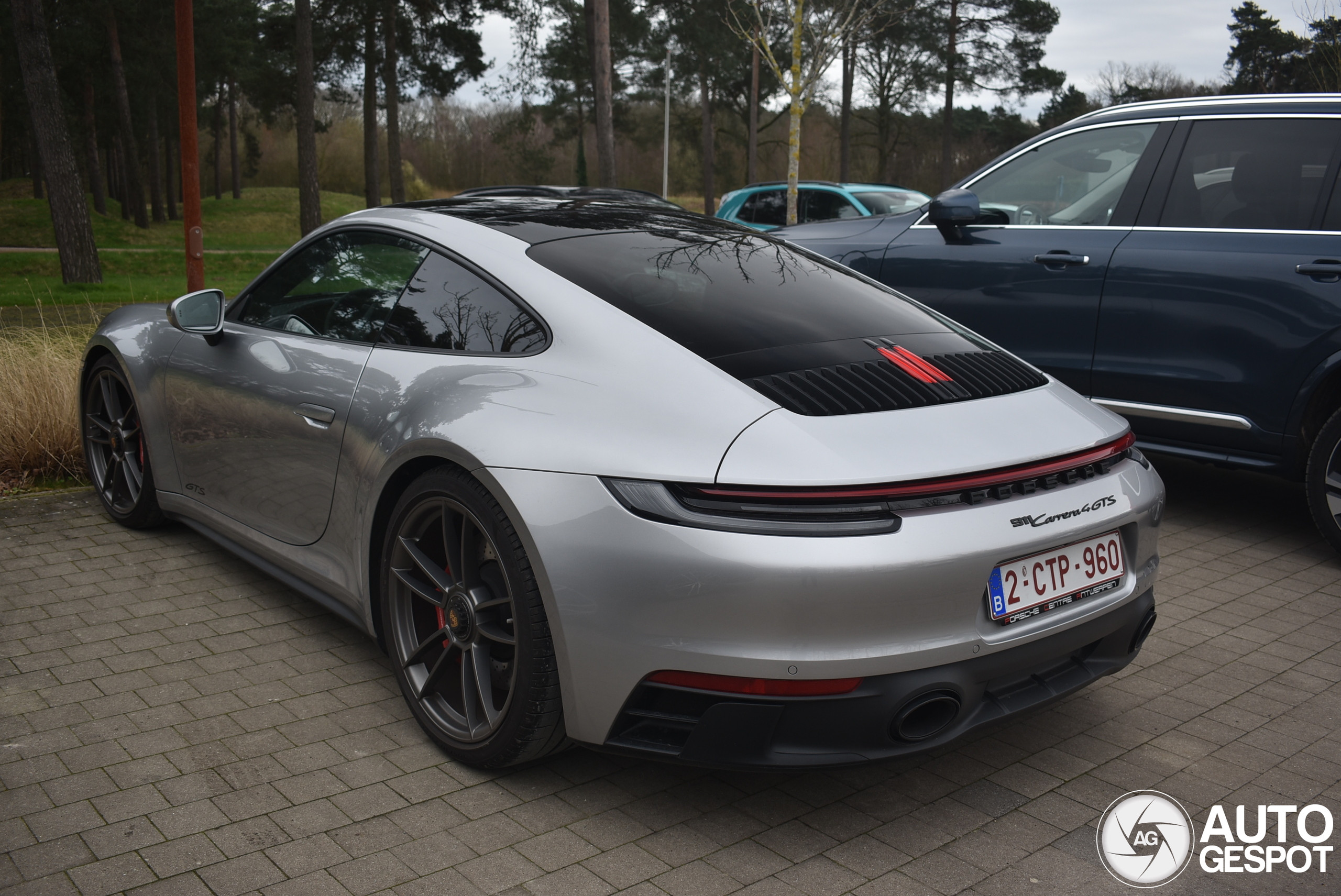 Porsche 992 Carrera 4 GTS