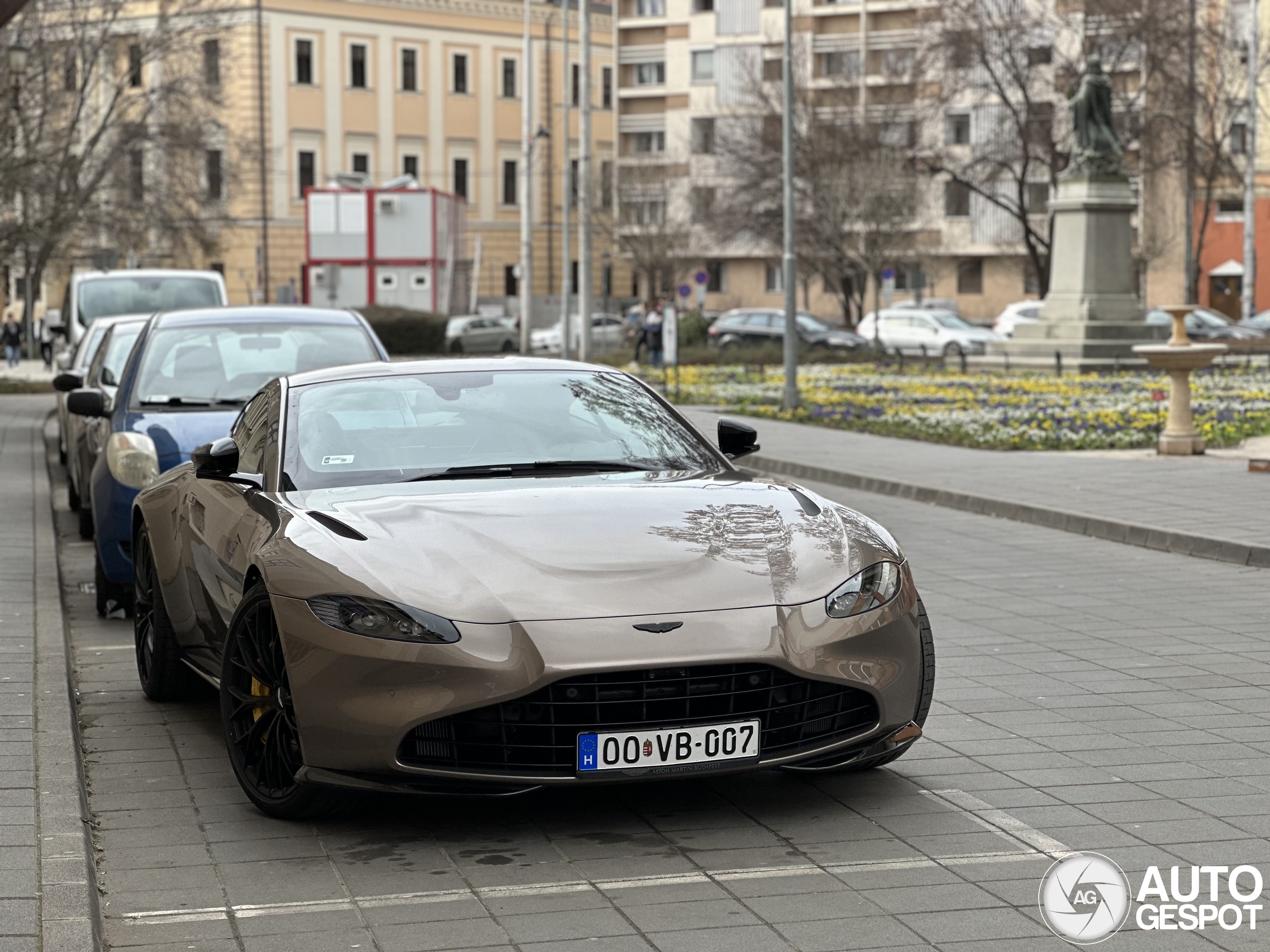 Aston Martin V8 Vantage 2018