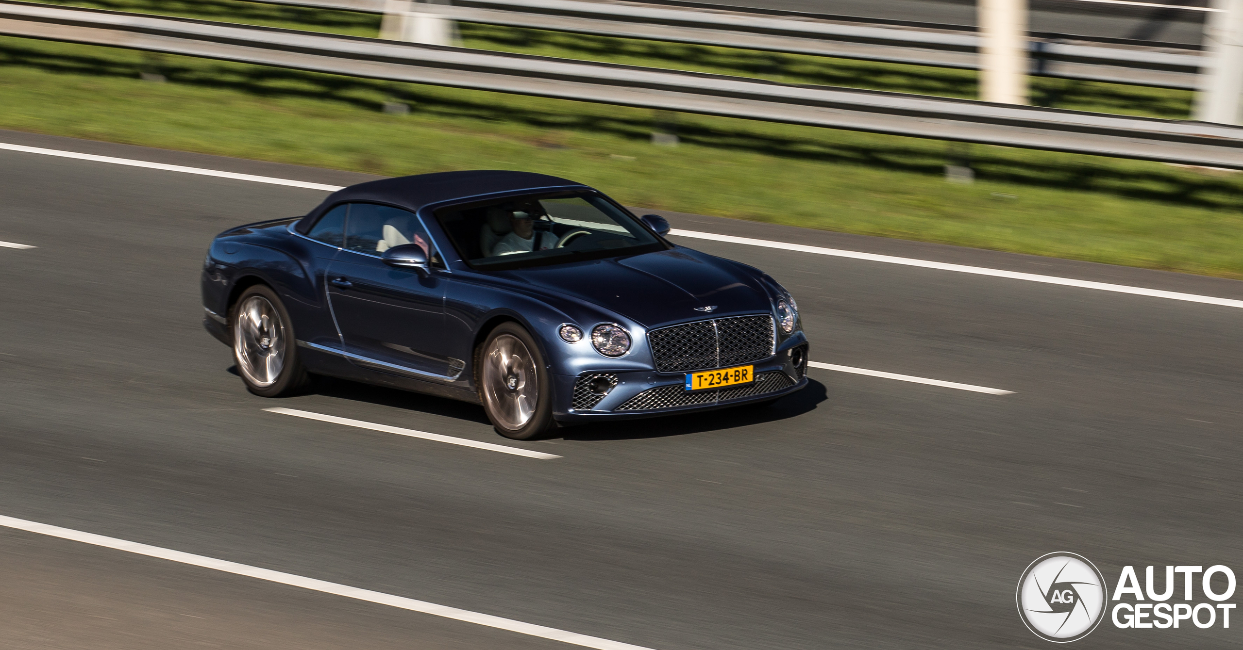 Bentley Continental GTC V8 2020 Mulliner