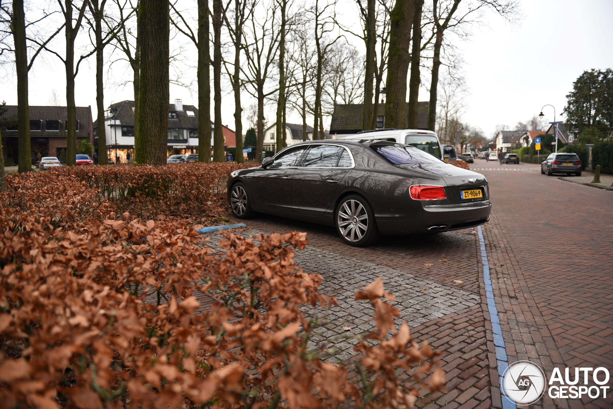 Bentley Flying Spur V8