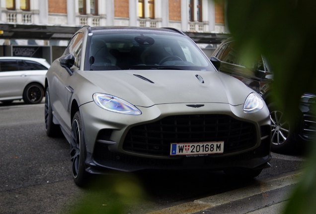 Aston Martin DBX707