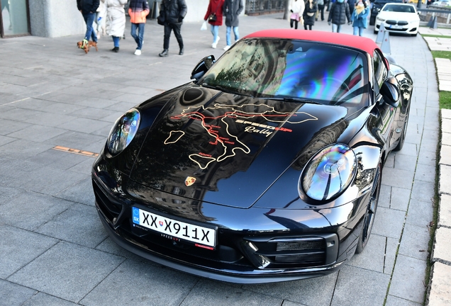 Porsche 992 Carrera 4 GTS Cabriolet