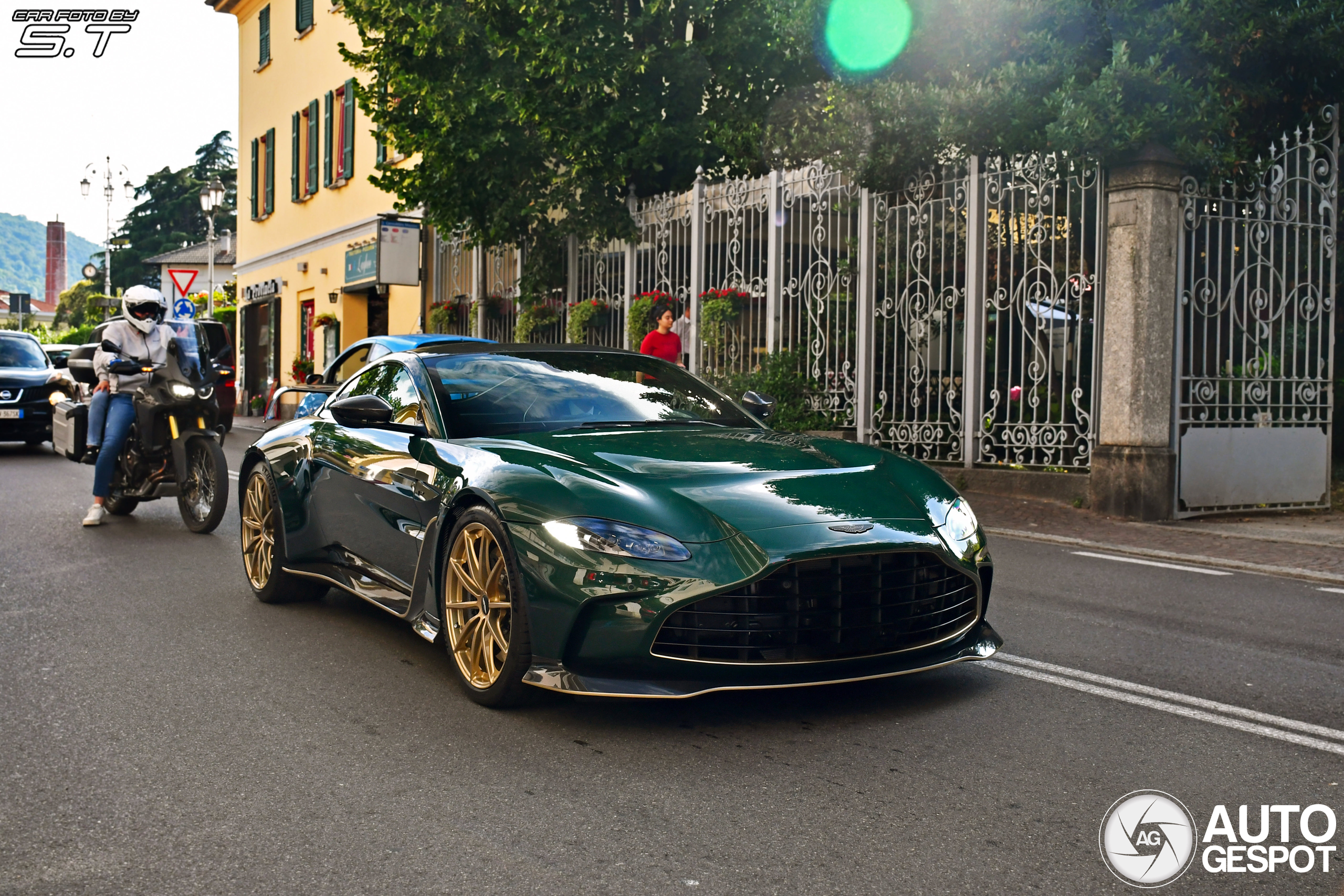 A beautiful Vantage V12 shows up in Cernobbio