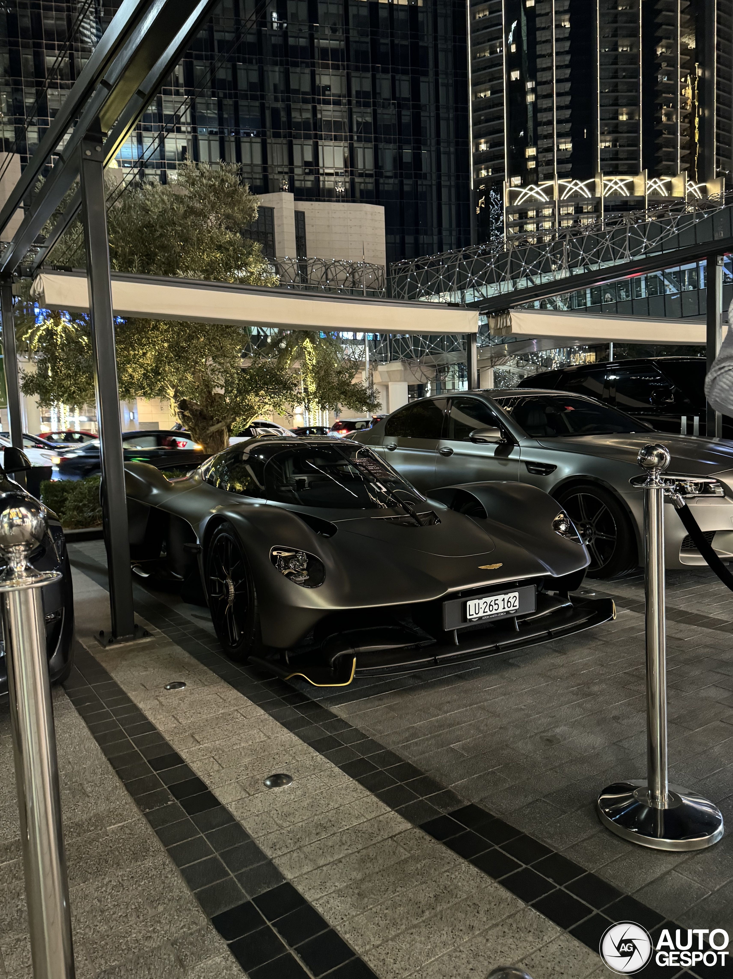 Zwitserse Aston Martin Valkyrie is ver van huis